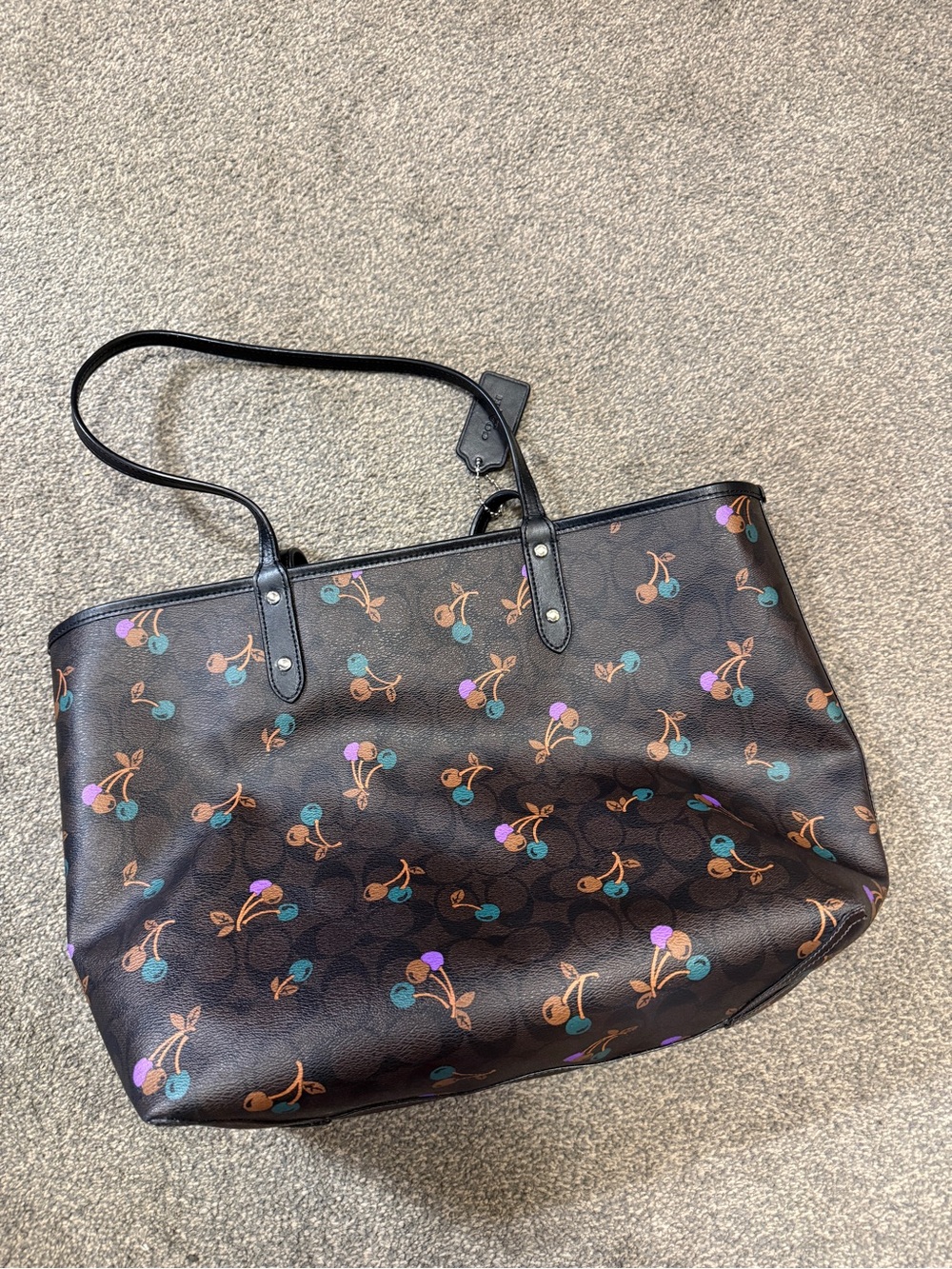 COACH F31389 REVERSIBLE CITY Tote IN SIGNATURE CANVAS WITH CHERRY PRINT - Picture 3 of 4